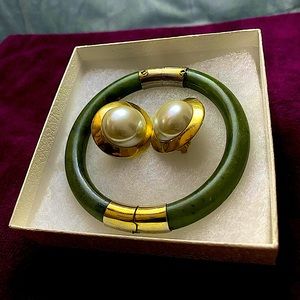 REAL Jade 1970’s Vintage Gold Clasp Bangle with Moonstone Earrings [NEW]